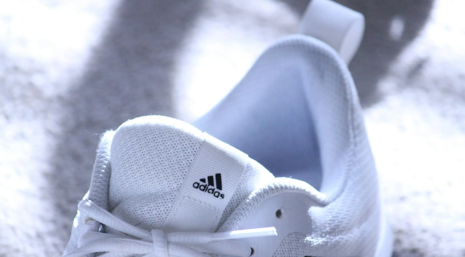 7 Hacks to Clean White Shoes