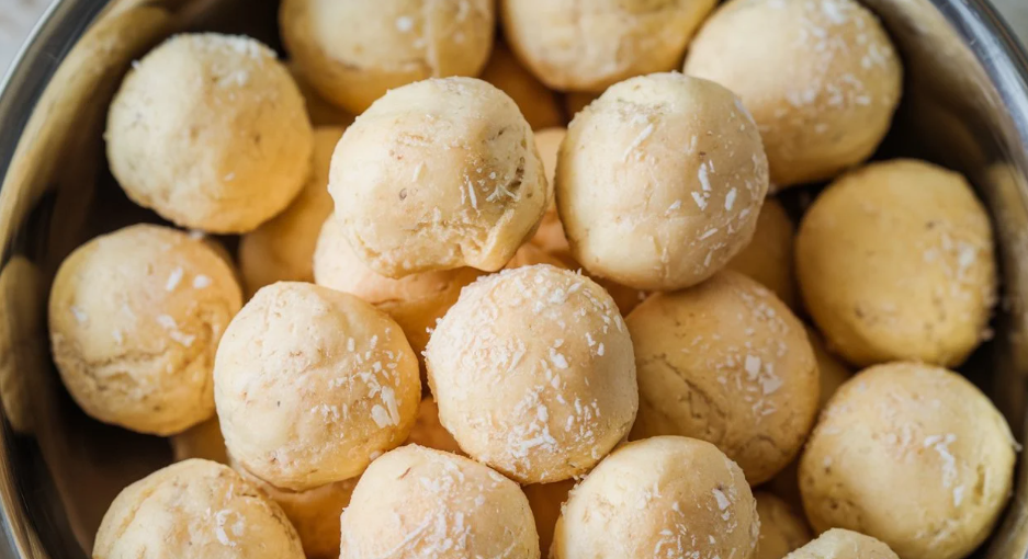 Vegan Banana & Coconut Puffs For Dogs